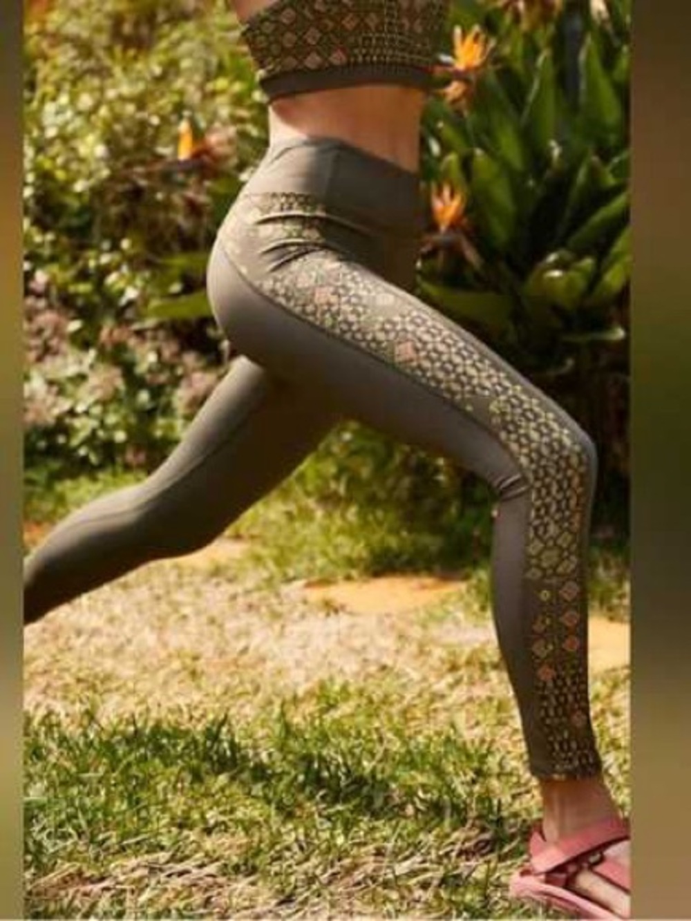 NWOT Anthropologie Daily Practice Sofia Floral Leggings Olive